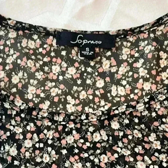 ✨Soprano oversized size S high-low ruffle detail - Picture 6 of 6